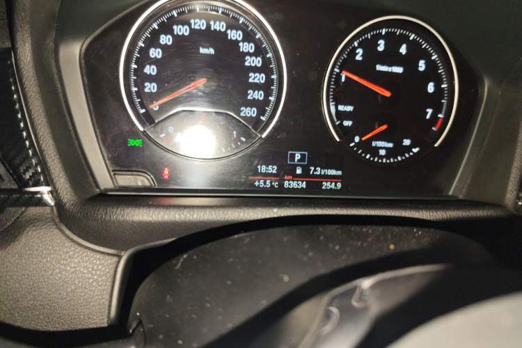 Used BMW X1 2018 sDrive18Li Fashion Model Odometer Close Up