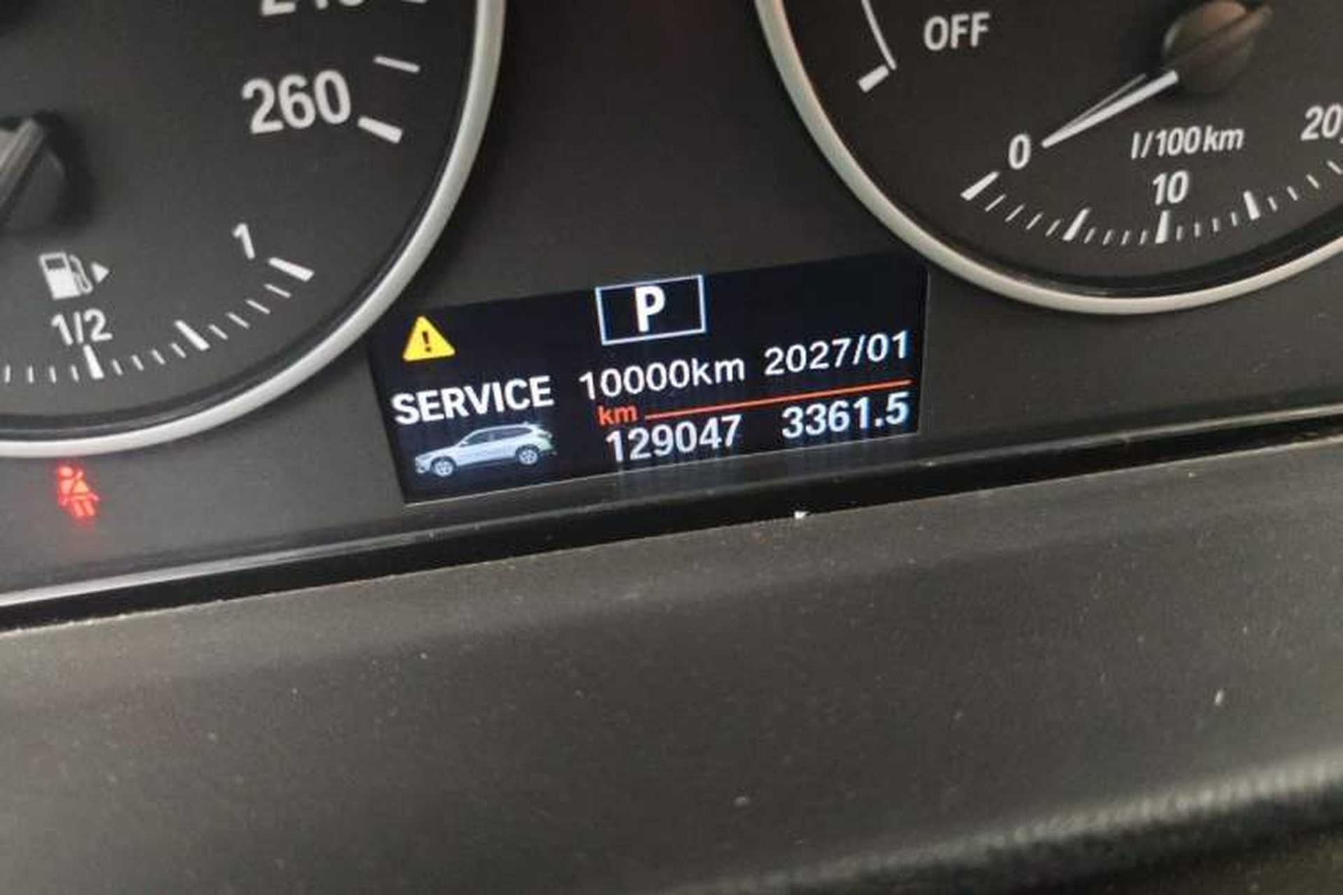 Used BMW X1 2018 sDrive20Li Leading Model Odometer Close Up