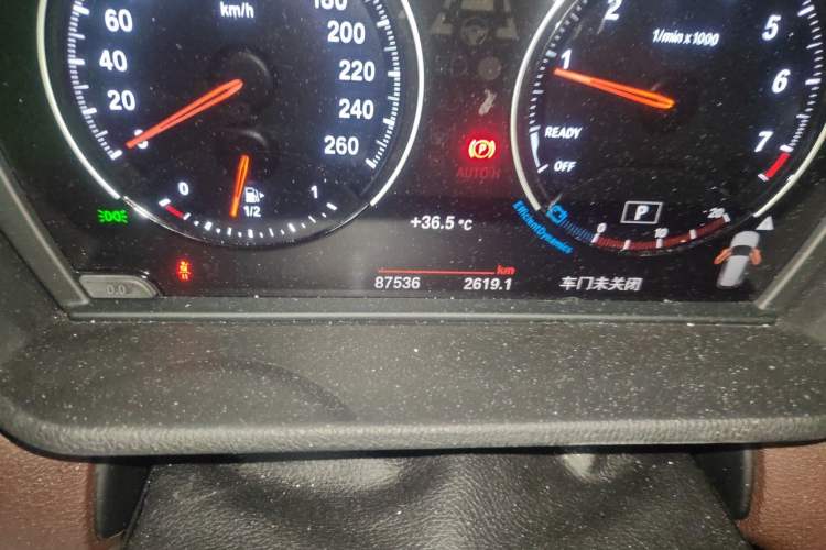 Used BMW X1 2018 xDrive20Li Luxury Edition Odometer Close Up