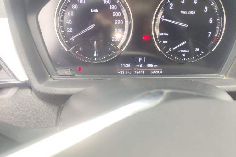 Used BMW X1 2018 sDrive18Li Fashion Model Odometer Close Up