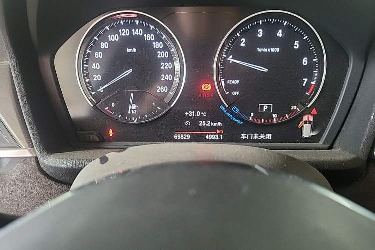Used BMW X1 2018 xDrive20Li Luxury Edition Odometer Close Up