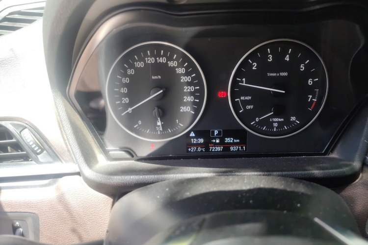 Used BMW X1 2018 xDrive20Li Luxury Edition Odometer Close Up