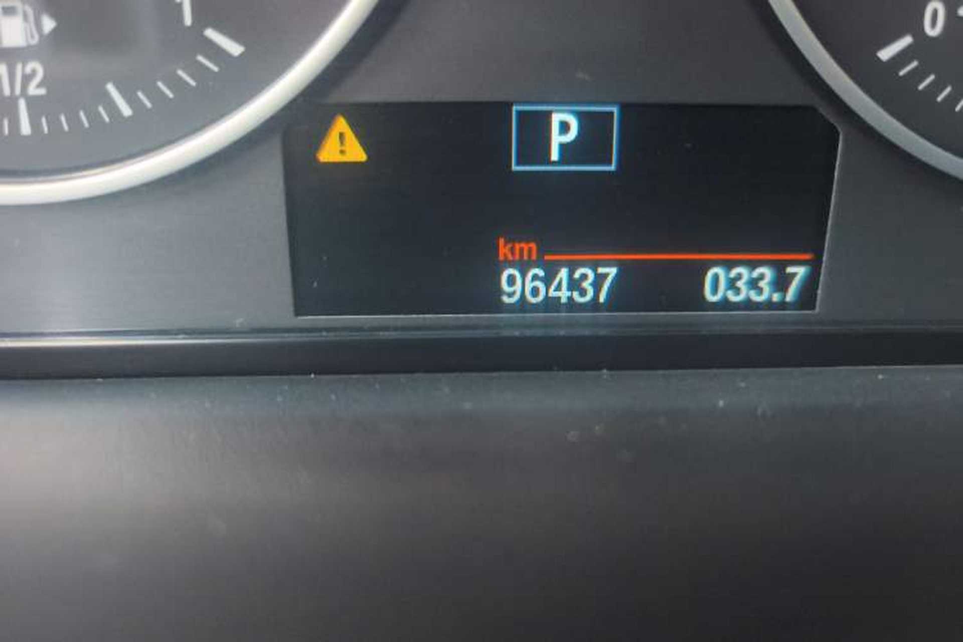 Used BMW X1 2018 sDrive18Li Fashion Model Odometer Close Up