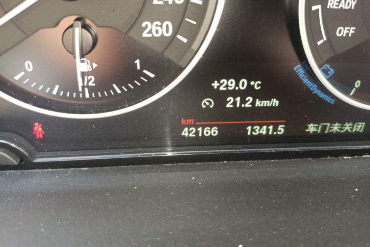 Used BMW X1 2018 xDrive20Li Luxury Model Odometer Close Up
