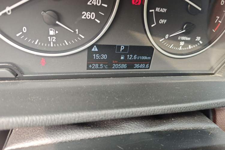 Used BMW X1 2018 xDrive20Li Luxury Edition Odometer Close Up