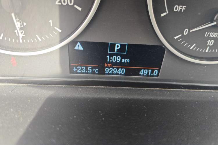 Used BMW X1 2018 sDrive18Li Fashion Model Odometer Close Up