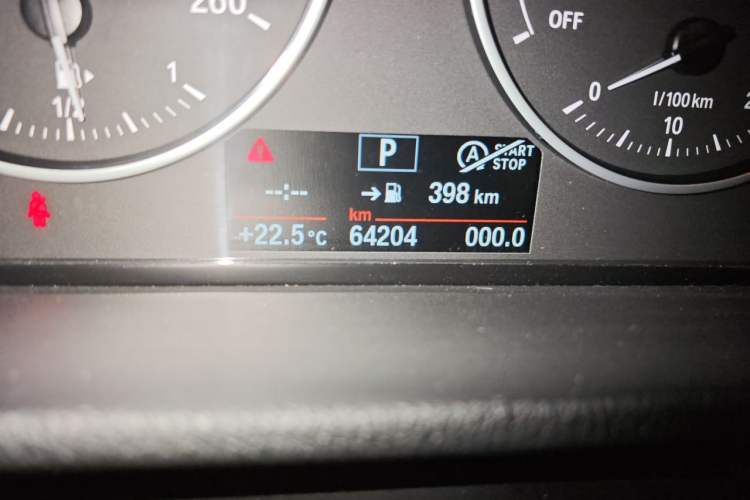 Used BMW X1 2018 xDrive20Li Luxury Edition Odometer Close Up