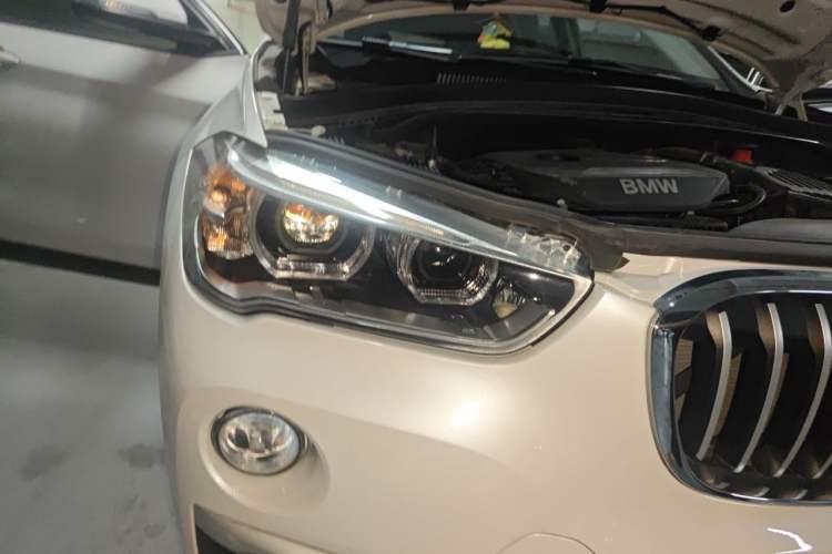 Used BMW X1 2018 xDrive20Li Luxury Model Right Front Headlight