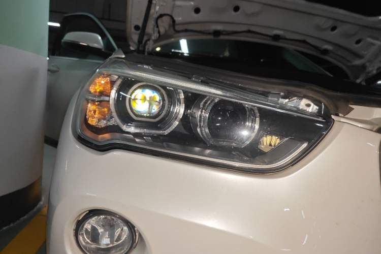 Used BMW X1 2018 xDrive20Li Luxury Model Right Front Headlight
