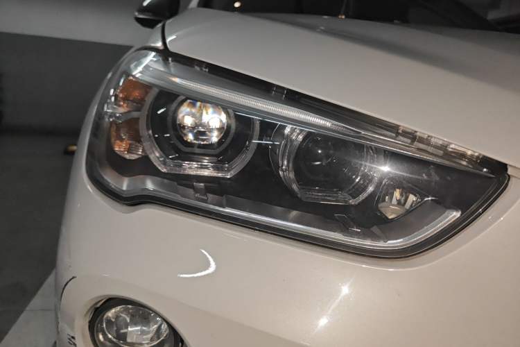 Used BMW X1 2018 sDrive18Li Luxury Model Right Front Headlight