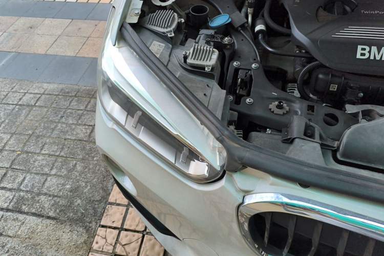 Used BMW X1 2018 sDrive18Li Luxury Model Right Front Headlight