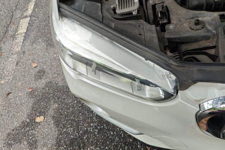 Used BMW X1 2018 xDrive20Li Luxury Edition Right Front Headlight