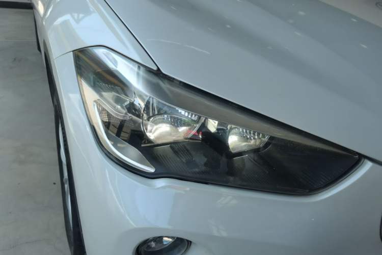 Used BMW X1 2018 sDrive18Li Fashion Model Right Front Headlight