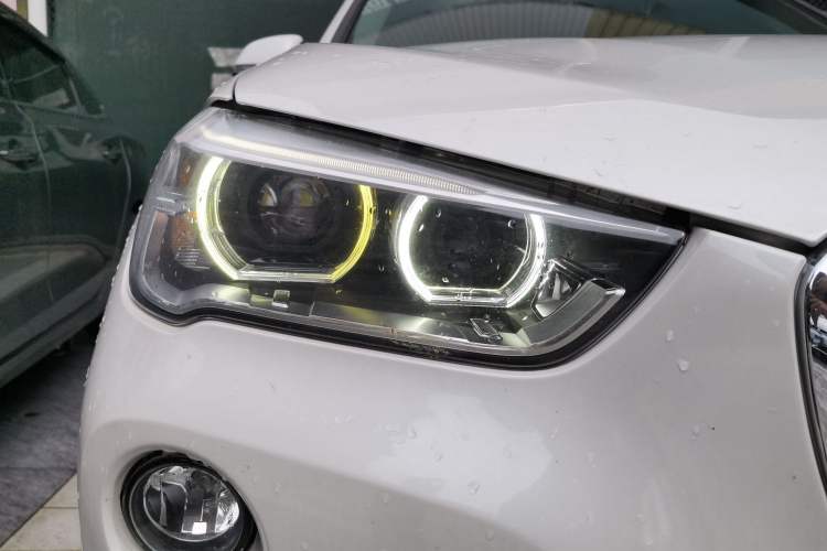 Used BMW X1 2018 xDrive20Li Luxury Model Right Front Headlight