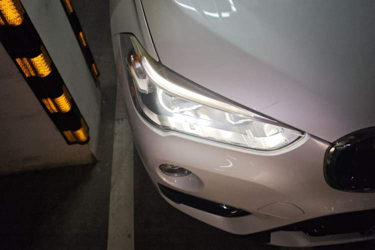 Used BMW X1 2018 xDrive20Li Luxury Edition Right Front Headlight