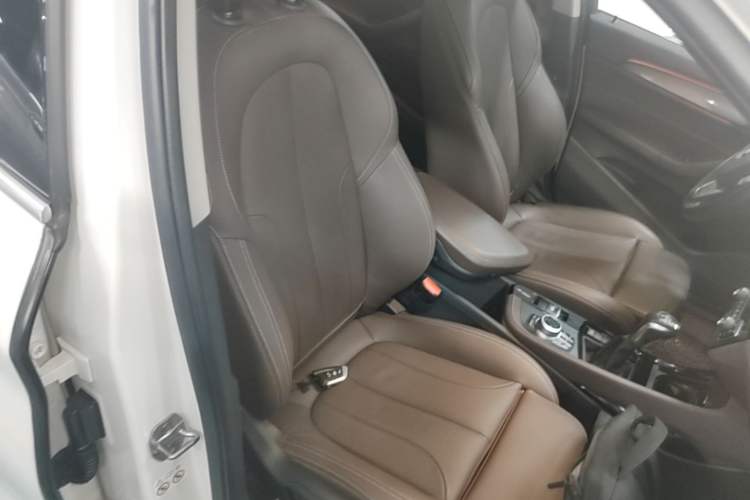 Used BMW X1 2018 xDrive20Li Luxury Edition Right Front Seat