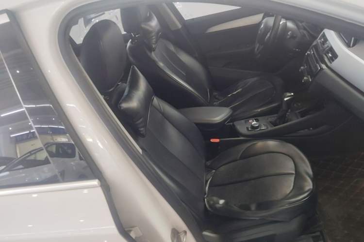 Used BMW X1 2018 sDrive20Li Leading Model Right Front Seat