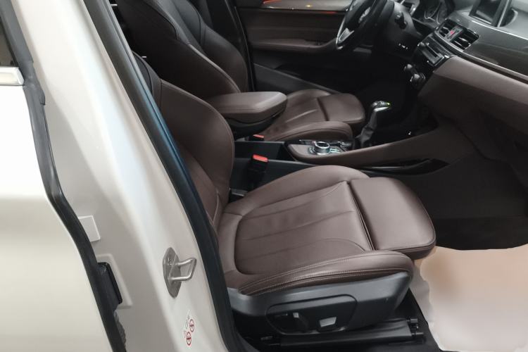 Used BMW X1 2018 xDrive20Li Luxury Edition Right Front Seat