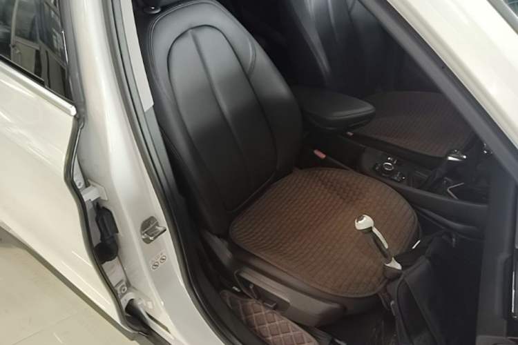 Used BMW X1 2018 sDrive20Li Leading Model Right Front Seat