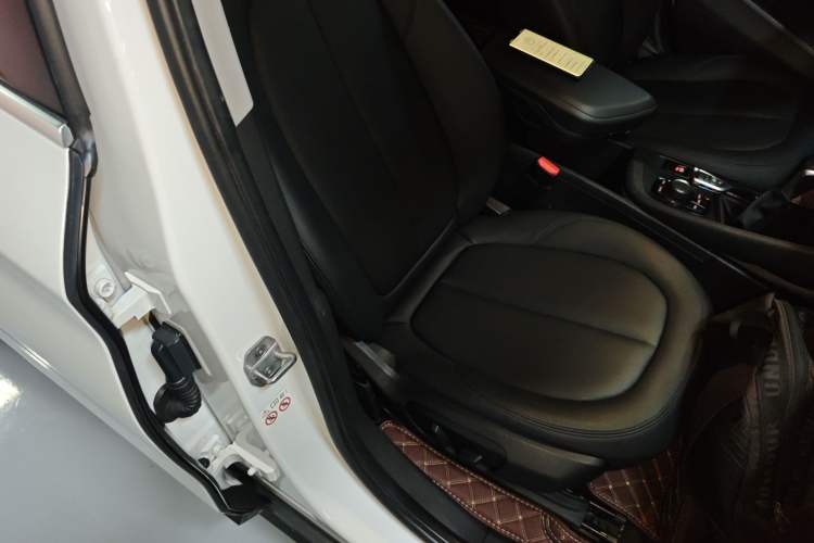 Used BMW X1 2018 sDrive20Li Leading Model Right Front Seat