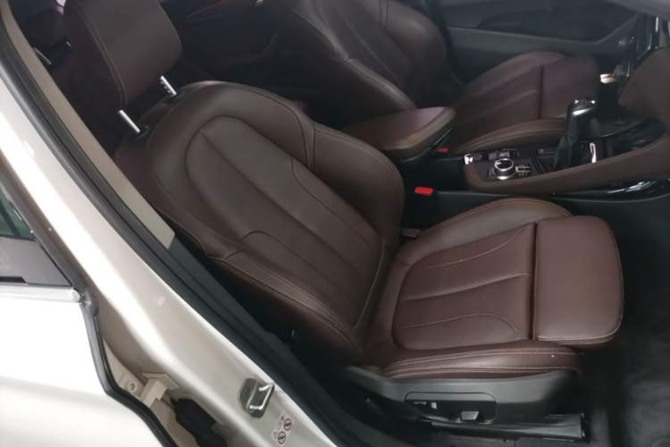 Used BMW X1 2018 xDrive20Li Luxury Edition Right Front Seat