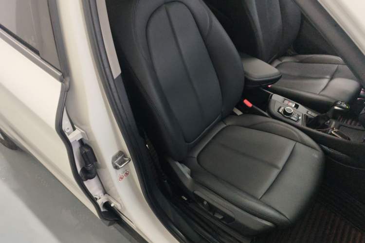 Used BMW X1 2018 sDrive18Li Fashion Model Right Front Seat