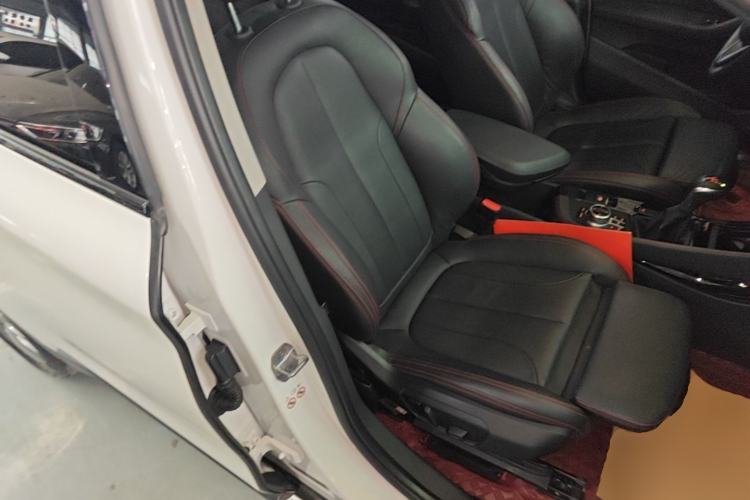 Used BMW X1 2018 xDrive20Li Luxury Edition Right Front Seat