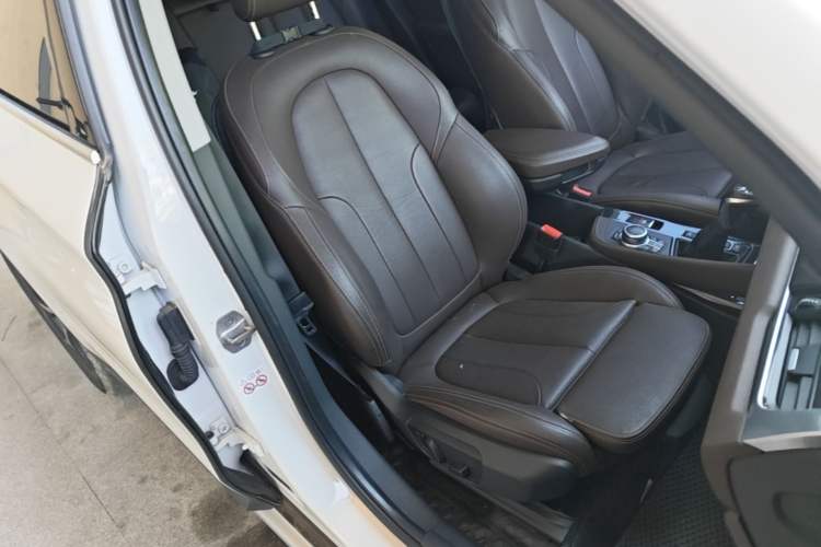 Used BMW X1 2018 xDrive20Li Luxury Edition Right Front Seat