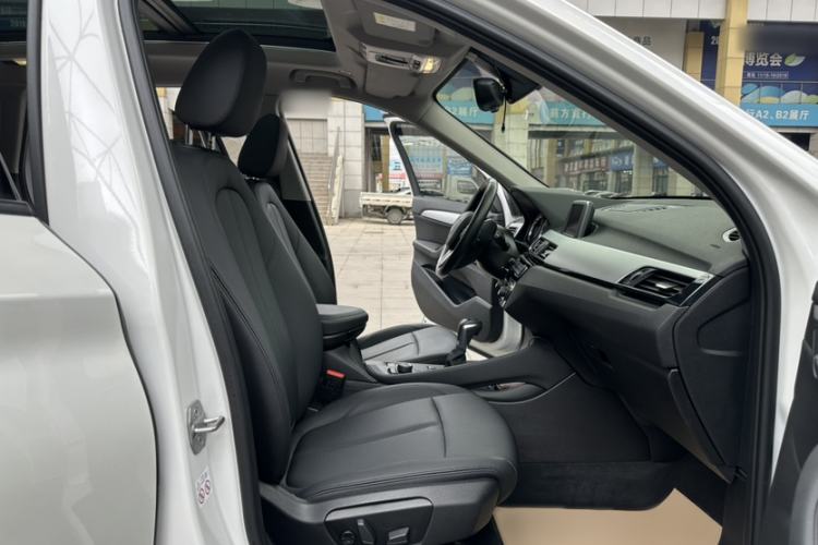 Used BMW X1 2018 sDrive18Li Fashion Model Right Front Seat