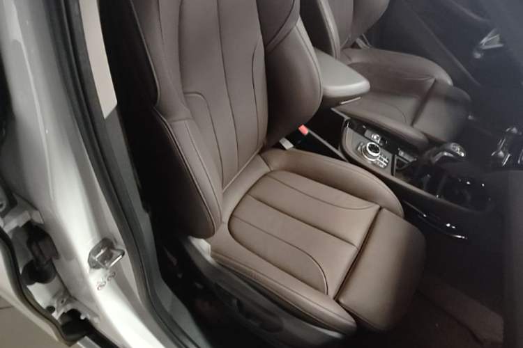 Used BMW X1 2018 xDrive20Li Luxury Edition Right Front Seat