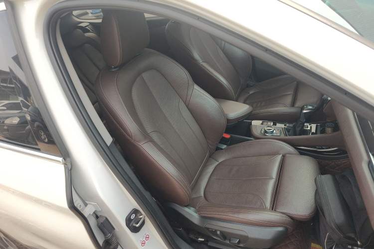 Used BMW X1 2018 xDrive20Li Luxury Edition Right Front Seat