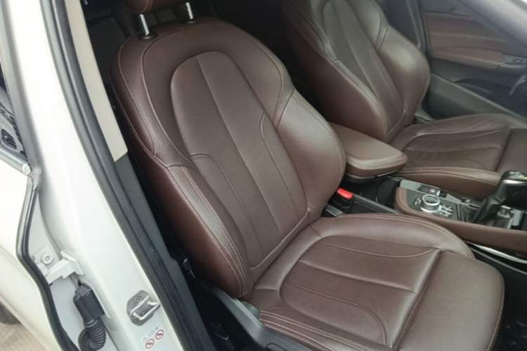 Used BMW X1 2018 xDrive20Li Luxury Edition Right Front Seat