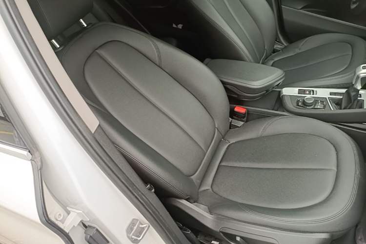Used BMW X1 2018 sDrive20Li Leading Model Right Front Seat