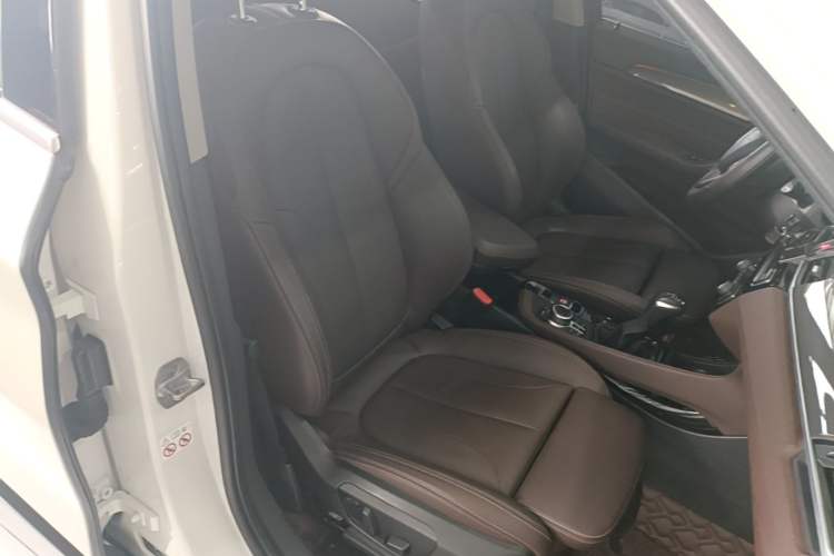 Used BMW X1 2018 xDrive20Li Luxury Edition Right Front Seat