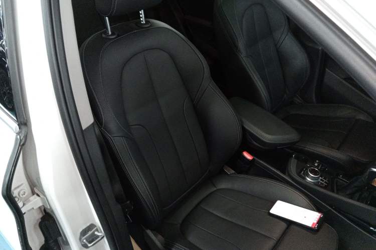Used BMW X1 2018 xDrive20Li Luxury Edition Right Front Seat