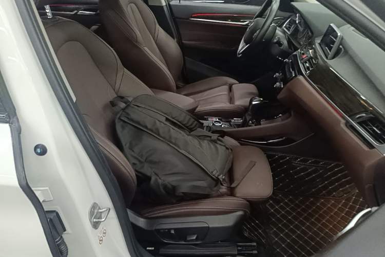 Used BMW X1 2018 xDrive20Li Luxury Edition Right Front Seat
