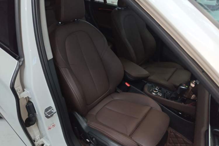 Used BMW X1 2018 xDrive20Li Luxury Edition Right Front Seat