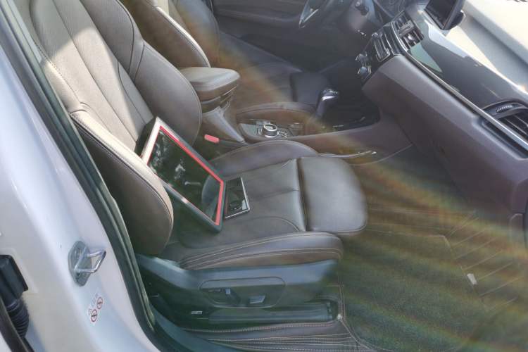 Used BMW X1 2018 xDrive20Li Luxury Edition Right Front Seat