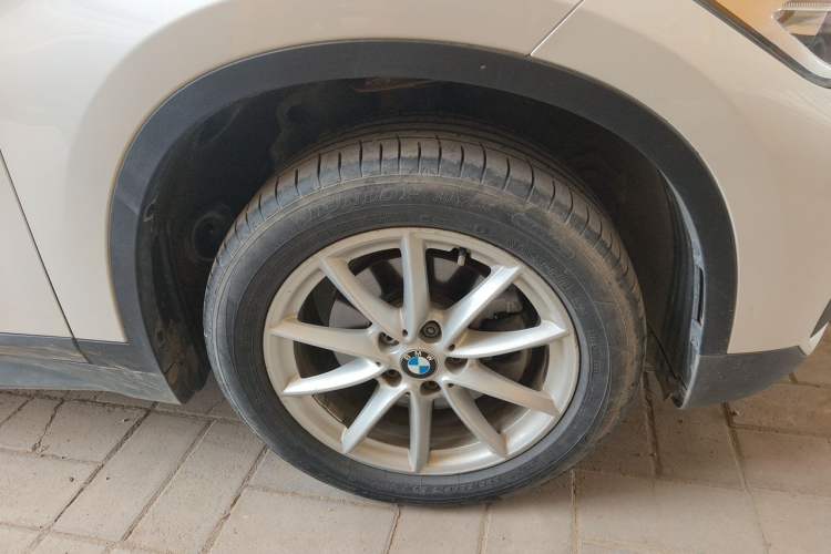 Used BMW X1 2018 sDrive18Li Fashion Model Right Front Wheel Hub