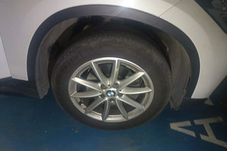 Used BMW X1 2018 sDrive18Li Fashion Model Right Front Wheel Hub
