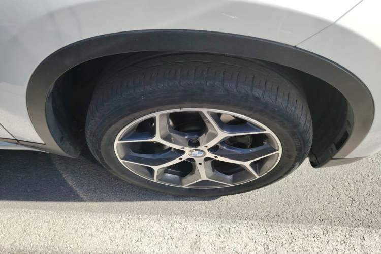 Used BMW X1 2018 xDrive20Li Luxury Edition Right Front Wheel Hub
