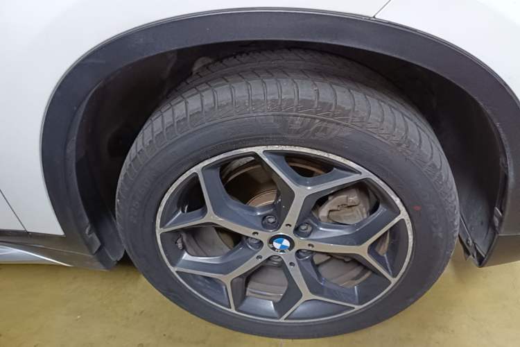 Used BMW X1 2018 sDrive18Li Luxury Model Right Front Wheel Hub