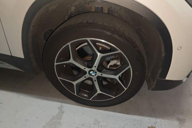 Used BMW X1 2018 xDrive20Li Luxury Model Right Front Wheel Hub