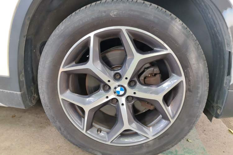 Used BMW X1 2018 sDrive18Li Luxury Model Right Front Wheel Hub