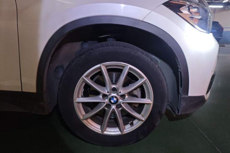 Used BMW X1 2018 sDrive18Li Fashion Model Right Front Wheel Hub