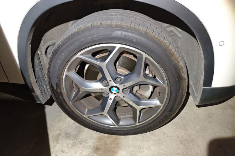 Used BMW X1 2018 xDrive20Li Luxury Model Right Front Wheel Hub