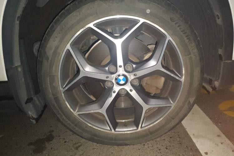 Used BMW X1 2018 xDrive20Li Luxury Edition Right Front Wheel Hub