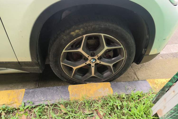 Used BMW X1 2018 sDrive18Li Luxury Model Right Front Wheel Hub