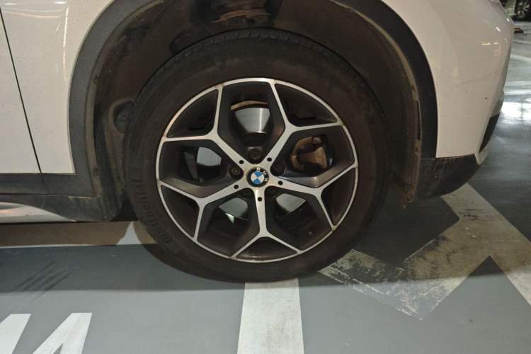 Used BMW X1 2018 xDrive20Li Luxury Edition Right Front Wheel Hub