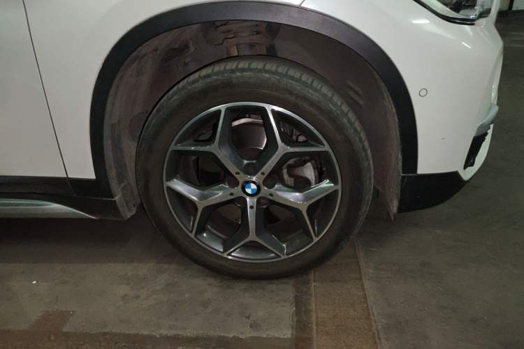 Used BMW X1 2018 xDrive20Li Luxury Model Right Front Wheel Hub